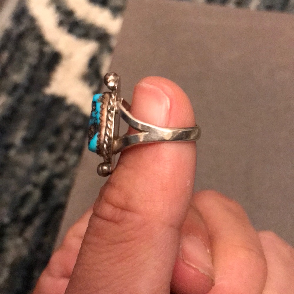 Handmade large turquoise stone ring - Picture 4 of 4